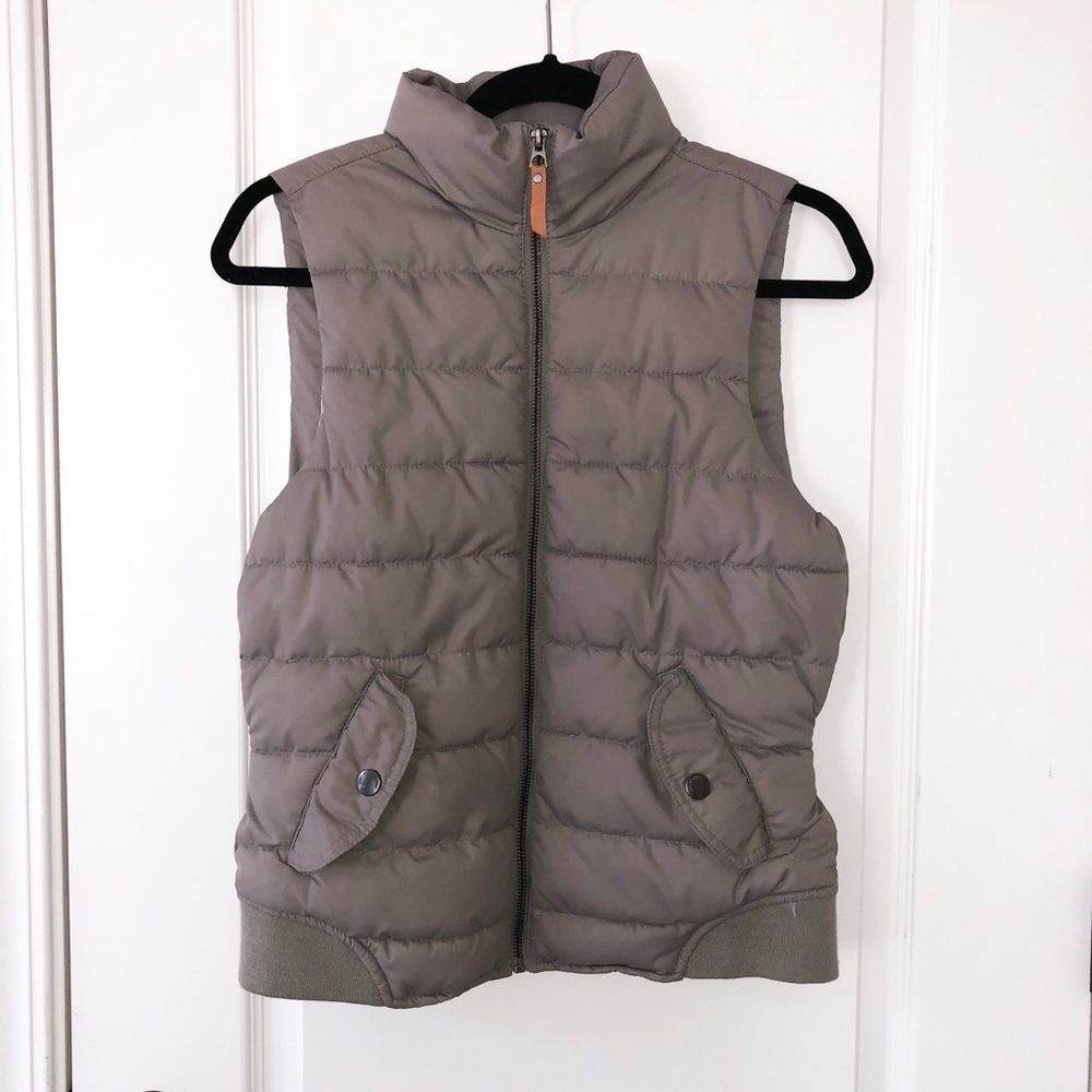 HP ❤️BROWN PUFFER H&M VEST 🌺